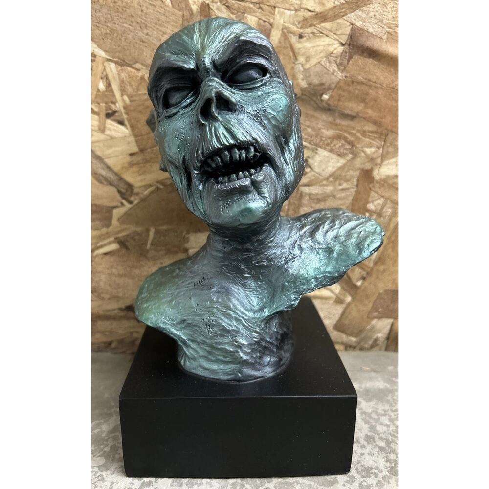 Decorables “Merlin’s Menace” Bust by A Dickinson Horror Sculpture Halloween